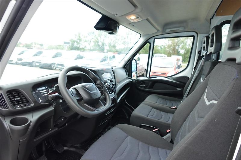 Iveco Daily 2,3 HPT  35C14 7MÍST L2H2 KLIM - fotka 16 z 35
