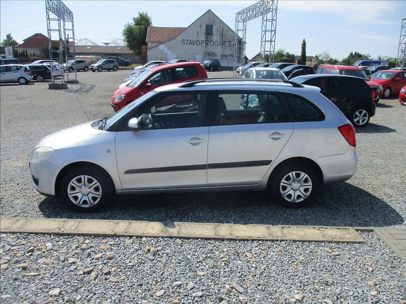 Škoda Fabia 1,4 i 16v, klima,rozvody,ABS, - fotka 3 z 19