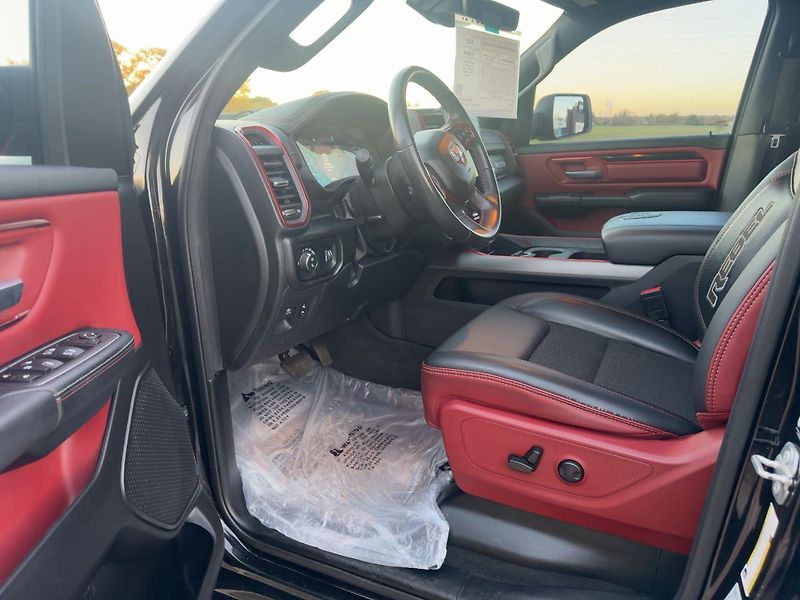 Dodge RAM (2022) 1500 Rebel 3,0 EcoDiesel 2022 - fotka 12 z 19