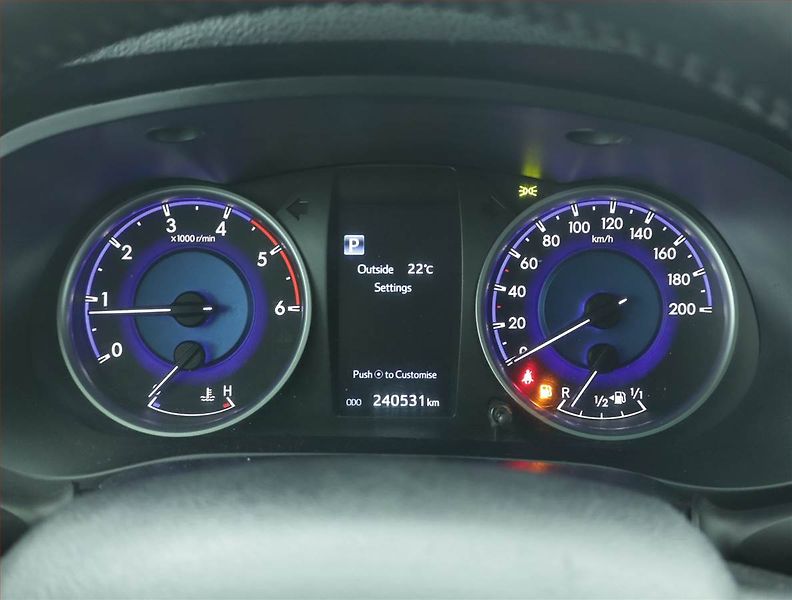 Toyota Hilux (2020) 2.4 D-4D - fotka 11 z 16