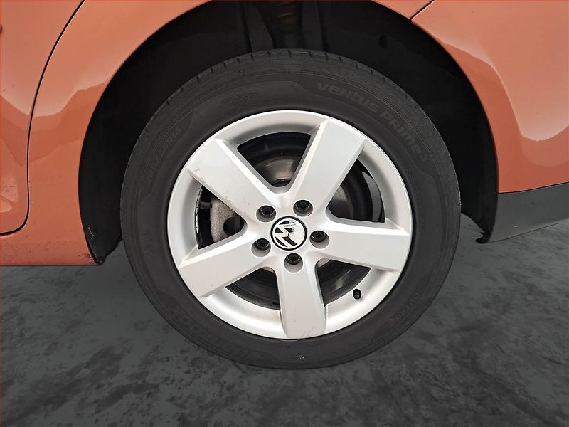 Volkswagen Touran (2009) 1.4 TSI, 7 míst, Tempomat - fotka 15 z 17