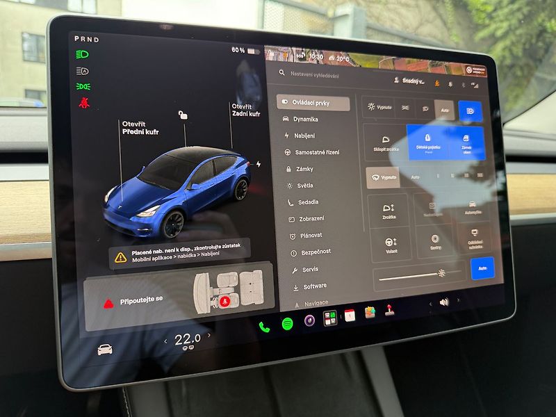 Tesla Model Y Long Range AWD - fotka 19 z 41