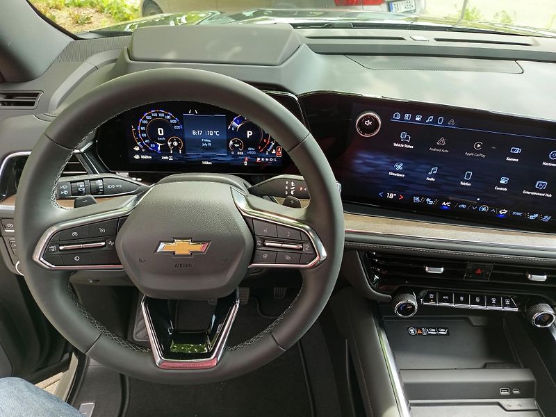 Chevrolet Suburban (2026) High Country 2026,AWD,kola 24