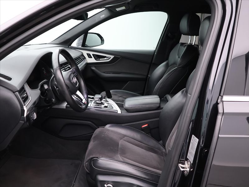 Audi Q7 3,0 TDI 200kW quattro 1.Maj. - fotka 12 z 32