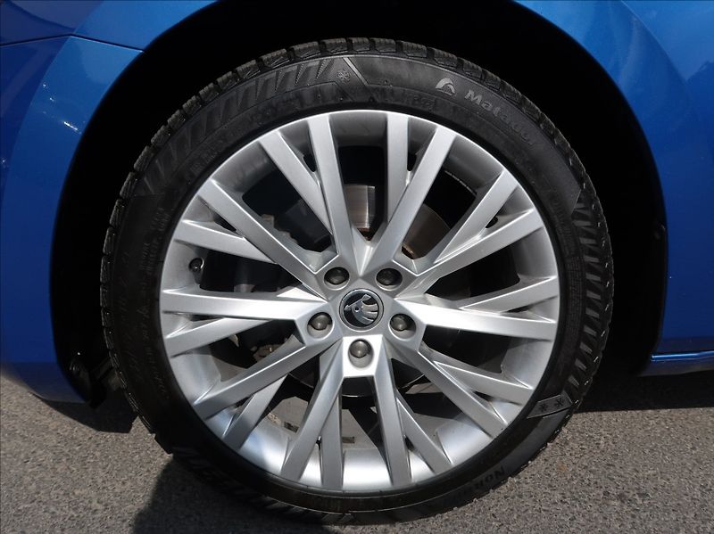 Škoda Superb 2,0 TSi,140kW,NovéČR,Style,DPH - fotka 25 z 26