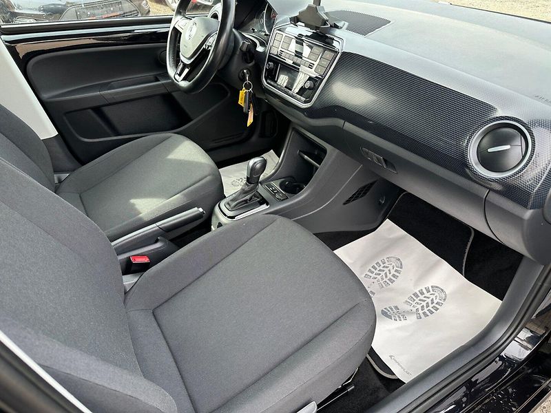 Volkswagen e-up! (2020) 60Kw - fotka 15 z 24