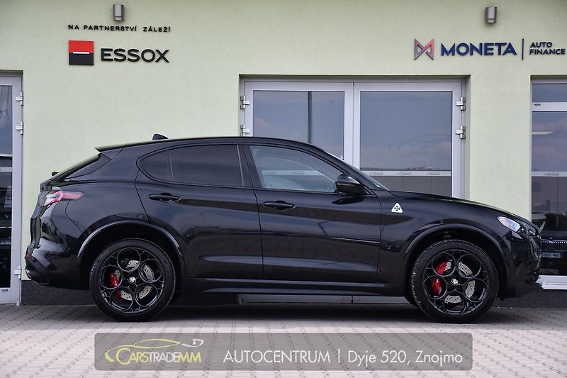 Alfa Romeo Stelvio 2.9V6 Bi-T SPARCO+AKRAPOVIČ - fotka 6 z 54