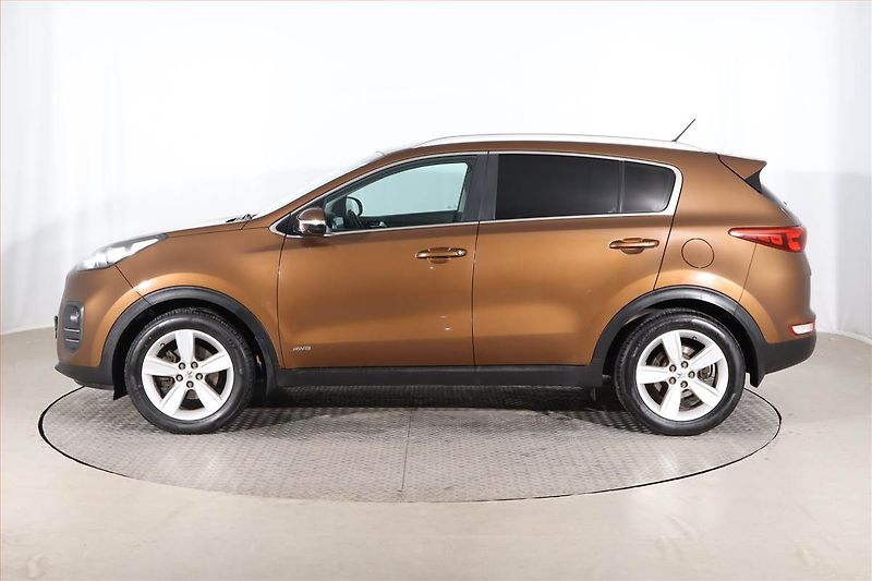 Kia Sportage (2016) 2.0 CRDi, 4X4, Navi, Tempomat - fotka 3 z 23