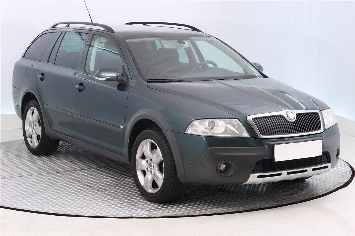 Škoda Octavia Scout 2.0, 4X4, ČR,1.maj