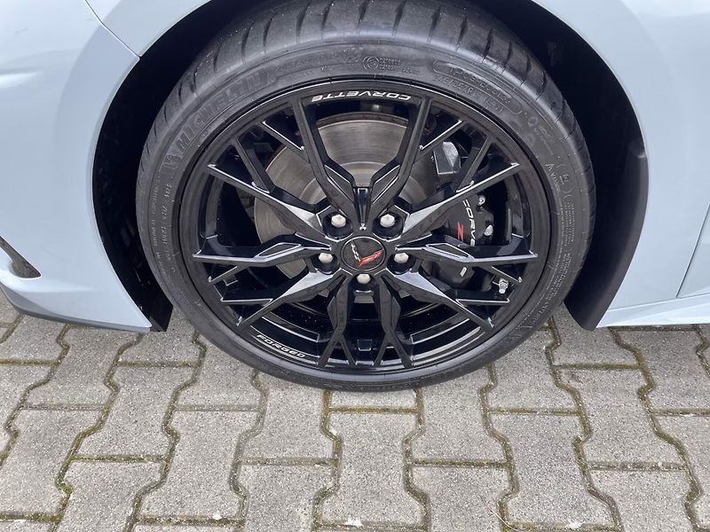 Chevrolet Corvette C8 Stingray 3LT Magnetic Lift - fotka 10 z 23