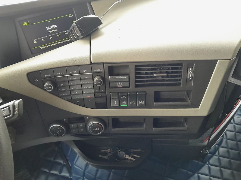 Volvo FH 500 LowDeck - fotka 22 z 39
