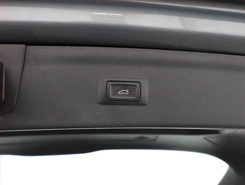 Audi Q3 (2016) 2.0 TDI, Serv.kniha, Navi - fotka 18 z 20