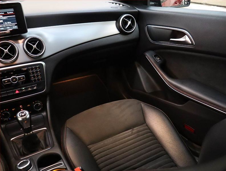 Mercedes-Benz CLA (2014) AMG Paket 200 CDI, Serv.kniha - fotka 8 z 20