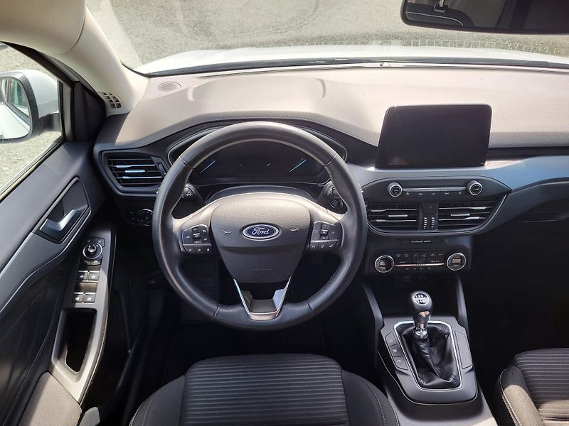Ford Focus 1.0 EcoBoost mHEV 114kW TITAN. - fotka 9 z 50