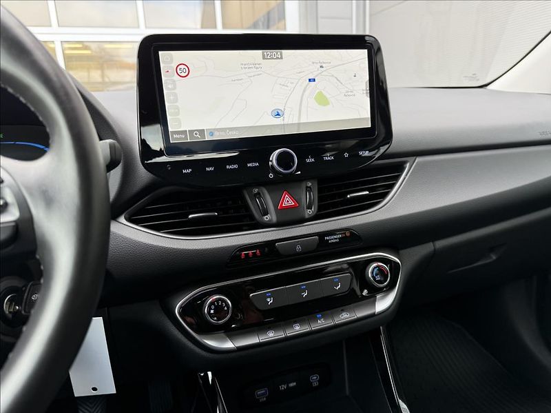 Hyundai i30 1,5 DPi  HB FL Family Cllimate - fotka 15 z 25