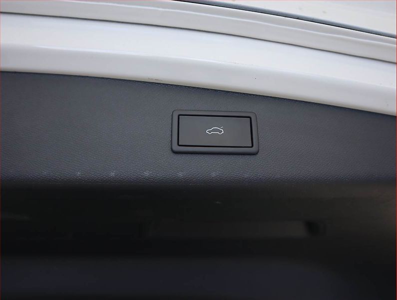 Seat Leon (2022) 2.0 TDI, Automat, Navi - fotka 23 z 27