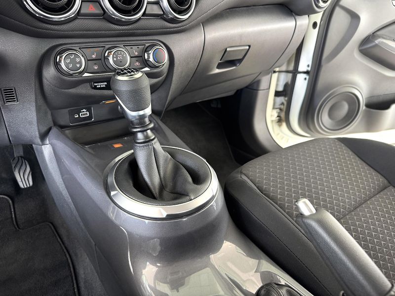 Nissan Juke 1,0DIG-T 114*Kamera*Navi*LED* - fotka 24 z 32