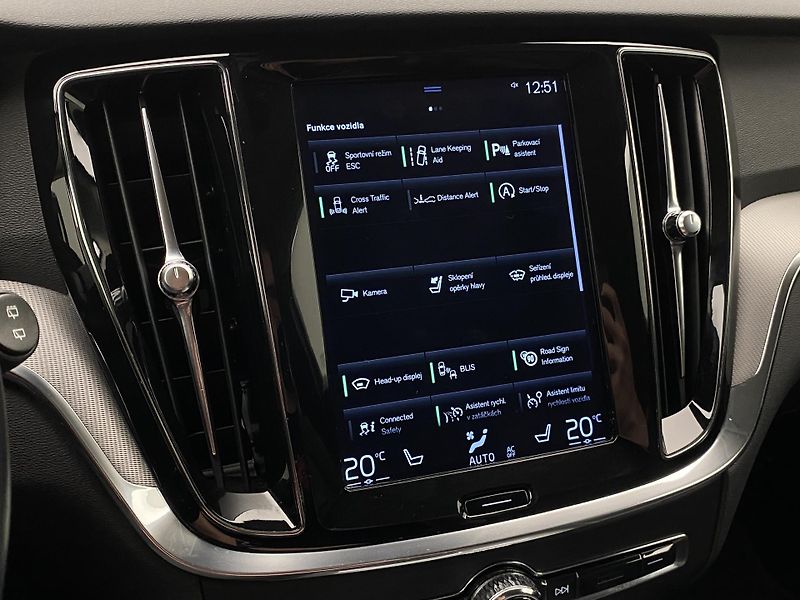 Volvo V60 D4 INSCRIPTION AUT REZERVACE - fotka 38 z 47