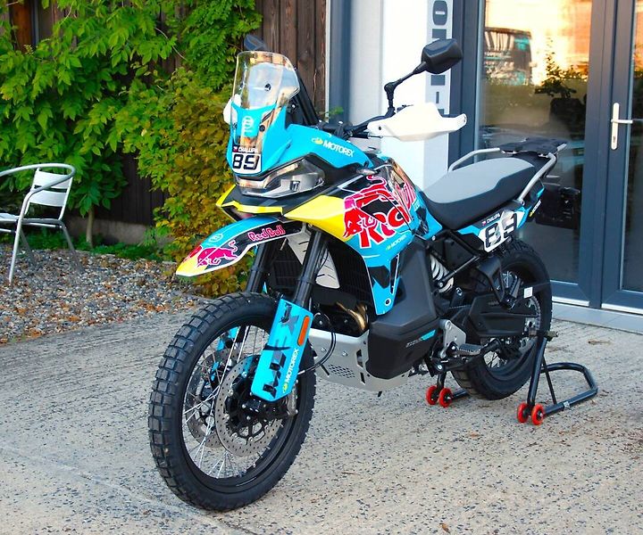 CFMOTO 800 MT (2026) 800MT-X REDBULL EDICE - fotka 10 z 14
