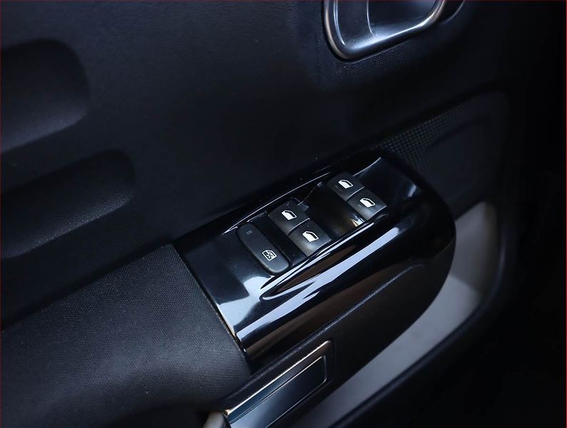 Citroën C3 (2018) 1.2 VTi, Tempomat - fotka 18 z 20