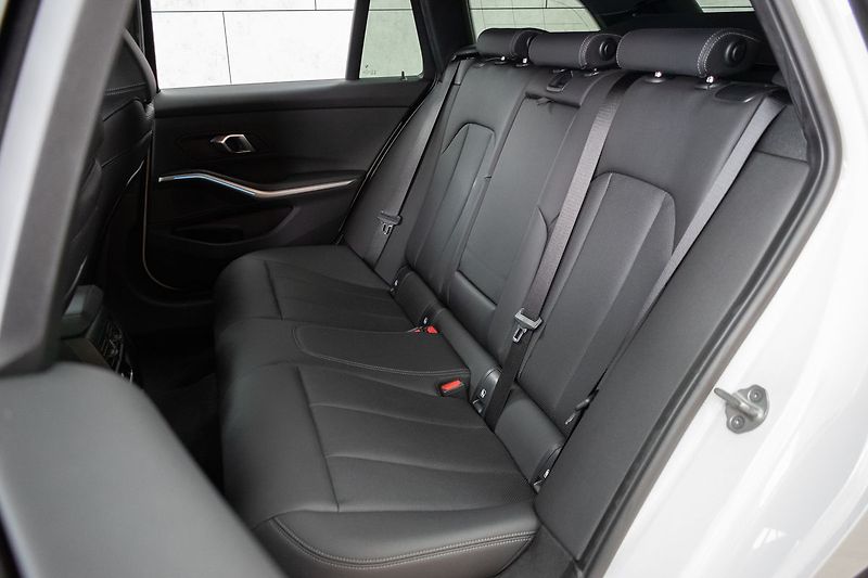 BMW Řada 3 320d xD ///M*ZÁRUKA*TAŽNÉ*ČR 1 - fotka 12 z 46