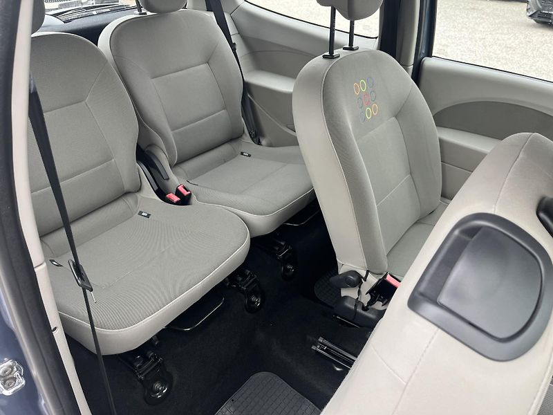 Renault Twingo (2009) 1.2i 56kw 1.Majitel - fotka 17 z 20