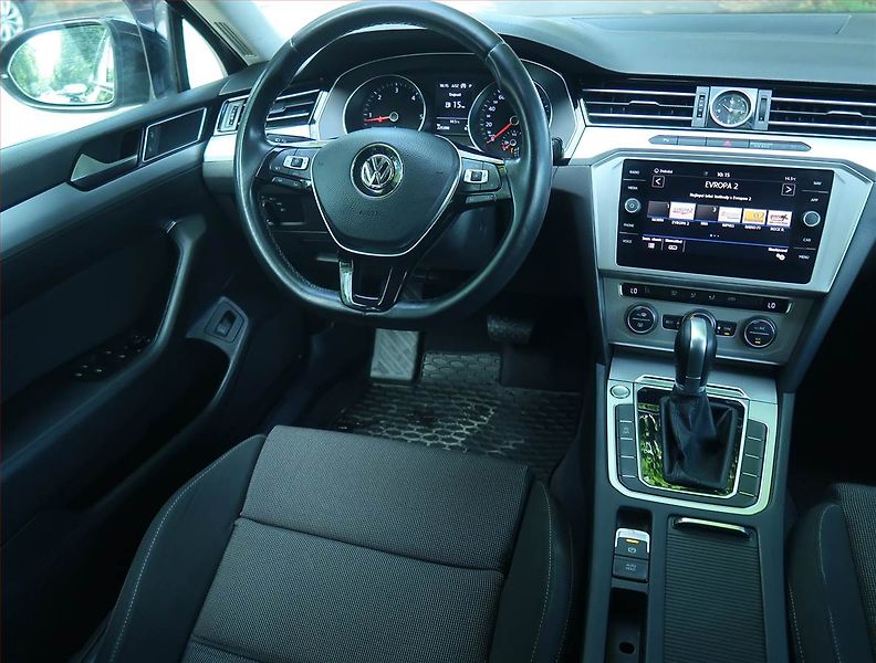 Volkswagen Passat (2018) Comfortline 2.0 TDI, Automat - fotka 7 z 20