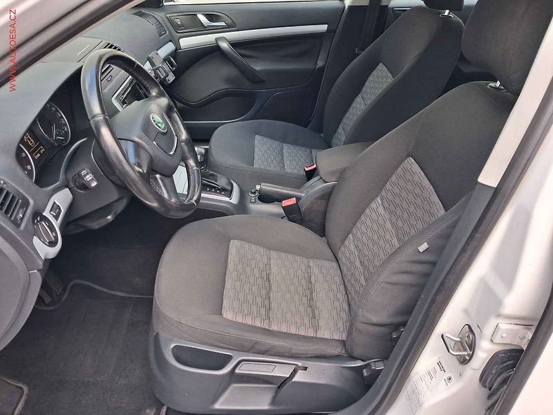 Škoda Octavia (2010) 1.2 TSI, Ambiente, DSG - fotka 9 z 18
