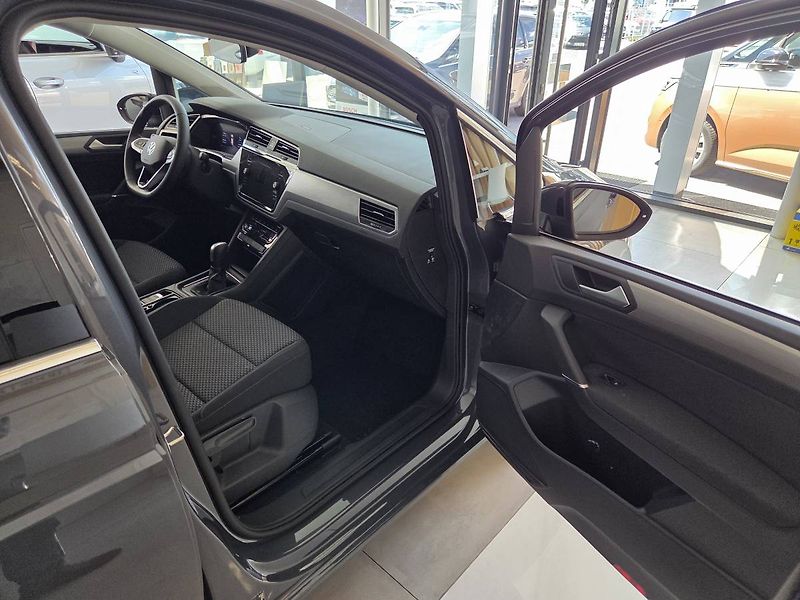 Volkswagen Touran (2026) 1.5 TSI DSG 7míst PEOPLE - fotka 28 z 34