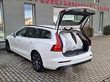 Volvo V60 B4 FWD Momentum Pro,ČR,1.Maj. - náhled 40
