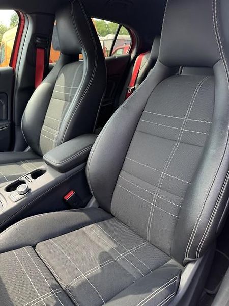 Mercedes-Benz GLA (2015)  220d 7G-DCT 4MATIC AMG Styl - fotka 15 z 23