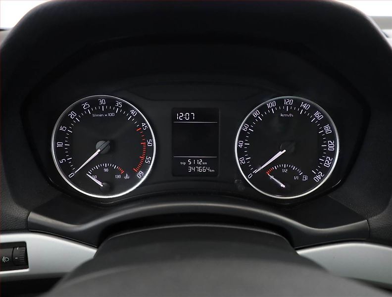 Škoda Octavia (2009) 2.0 TDI, Tažné, zamluveno - fotka 8 z 11