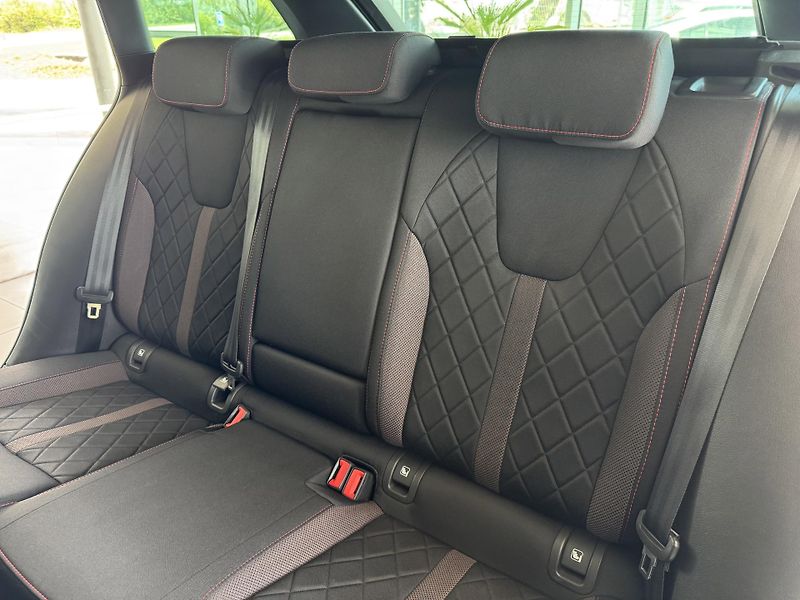 Škoda Octavia RS 2,0TDI*DSG*HUD*REZERVACE! - fotka 14 z 34
