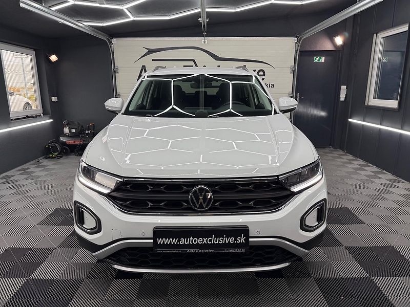 Volkswagen T-Roc (2022) 1.5 TSI Style DSG - fotka 2 z 27