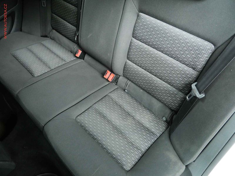 Škoda Octavia (2010) 1.2 TSi, ČR, AC, park.asist - fotka 10 z 18
