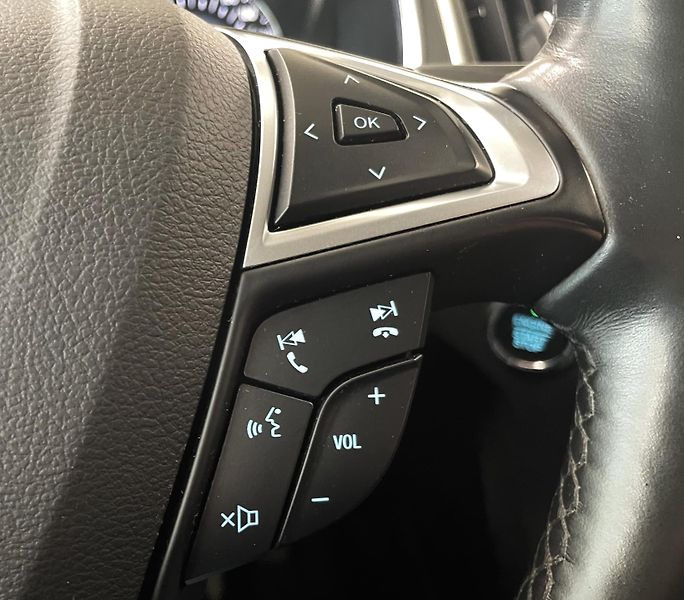 Ford S-MAX Titanium 132kW AT AWD, 7 MÍST - fotka 19 z 31