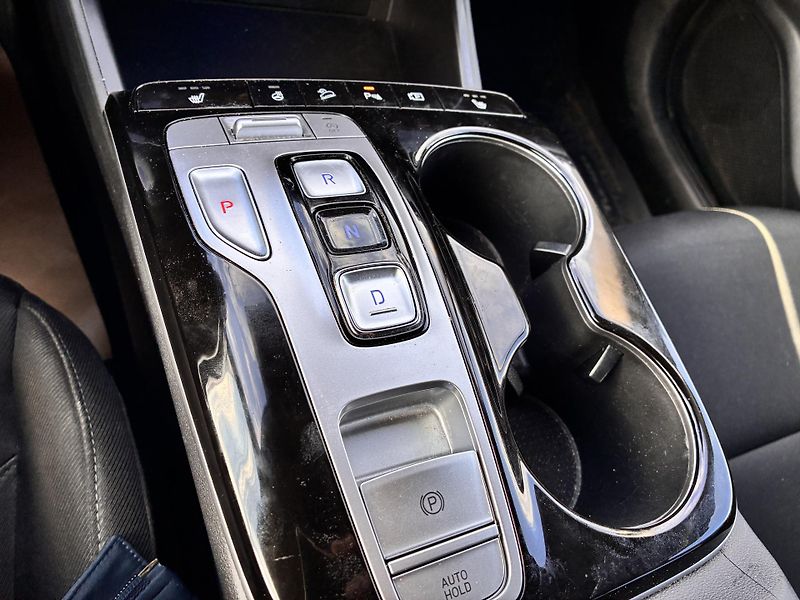 Hyundai Tucson 1.6T-GDi 110kW AUTOMAT STYLE - fotka 16 z 28