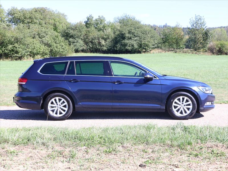 Volkswagen Passat 2.0 TDI 110kW Comfortline - fotka 8 z 33