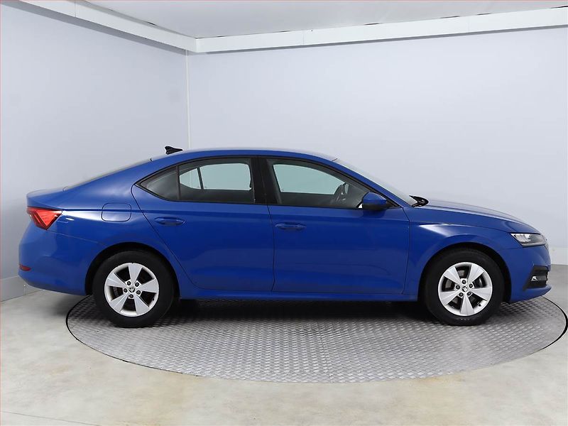 Škoda Octavia (2021) 2.0 TDI - fotka 6 z 18