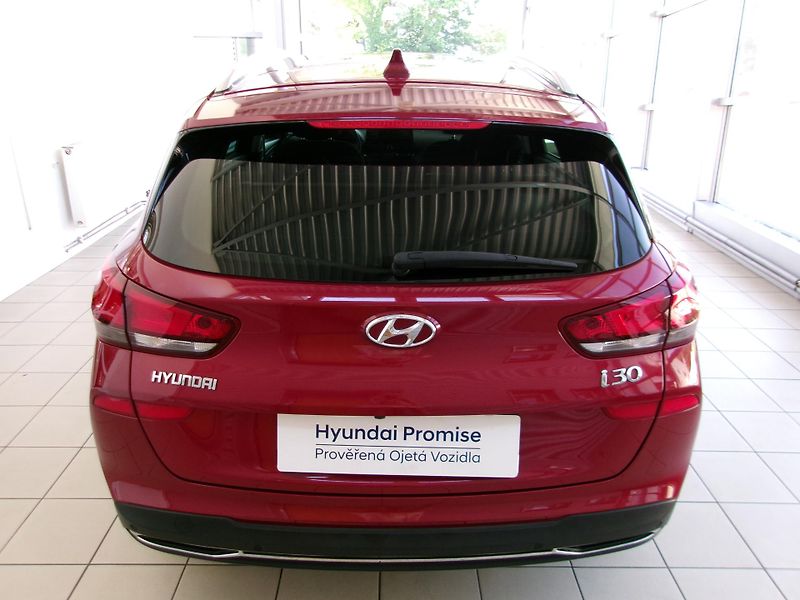 Hyundai i30 (2023) 1.0T-GDi 88kW SMART NAVI - fotka 5 z 20