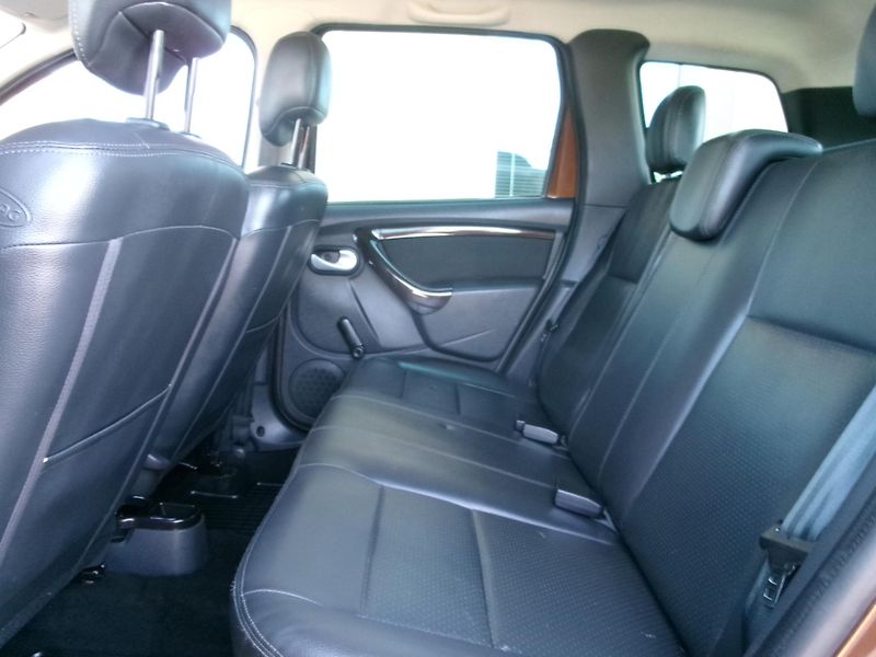 Dacia Duster (2012) 1,6 16V 4x4 KLIMA ALU TAŽNÉ - fotka 16 z 31