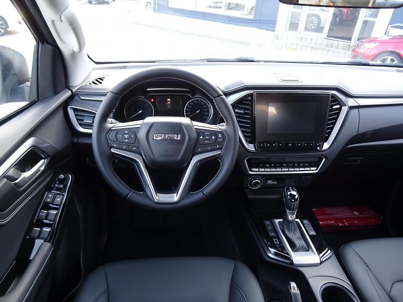 Isuzu D-Max (2025) LSE 1.9L 163K 4x4 6st. A/T - fotka 19 z 43