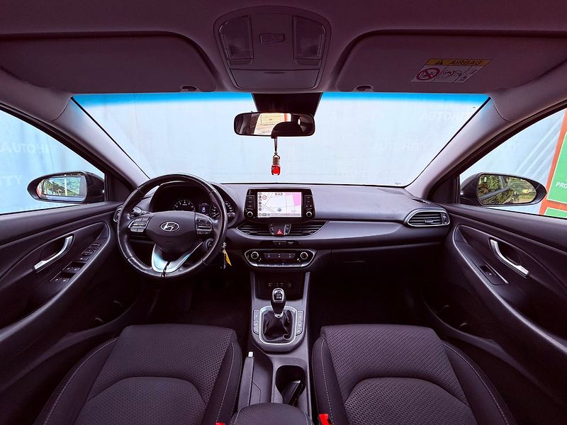 Hyundai i30 1.4 T-GDi Trend, Serviska - fotka 16 z 27