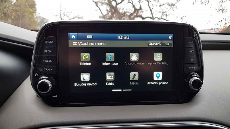 Hyundai Santa Fe vsadilo na nápadný design. Uveze až sedm cestujících.