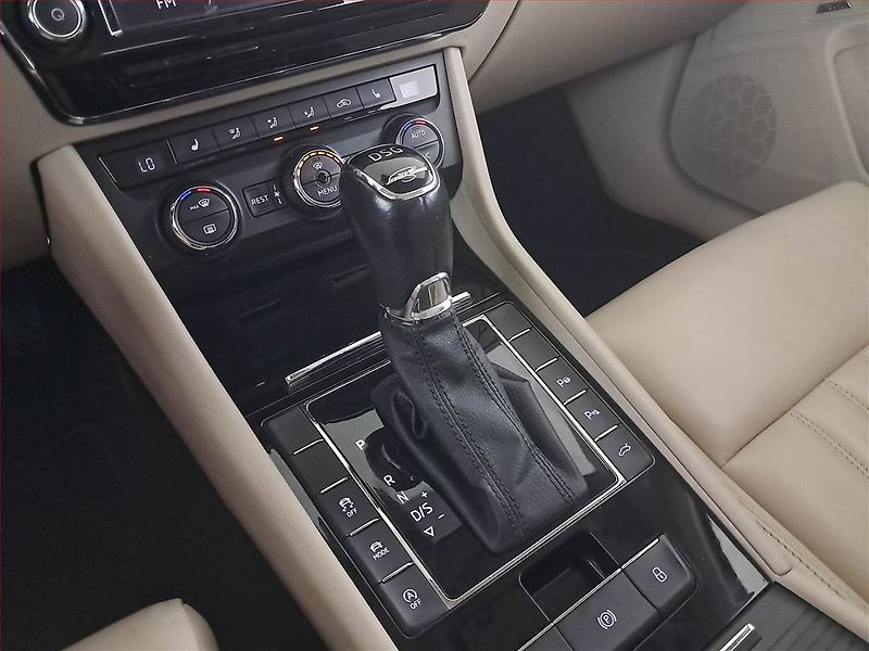 Škoda Superb (2015) Laurin&Klement 2.0 TDI - fotka 13 z 30