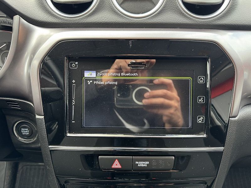 Suzuki Vitara (2021) 1.4 BoosterJet 4x4 Automat LED - fotka 14 z 49