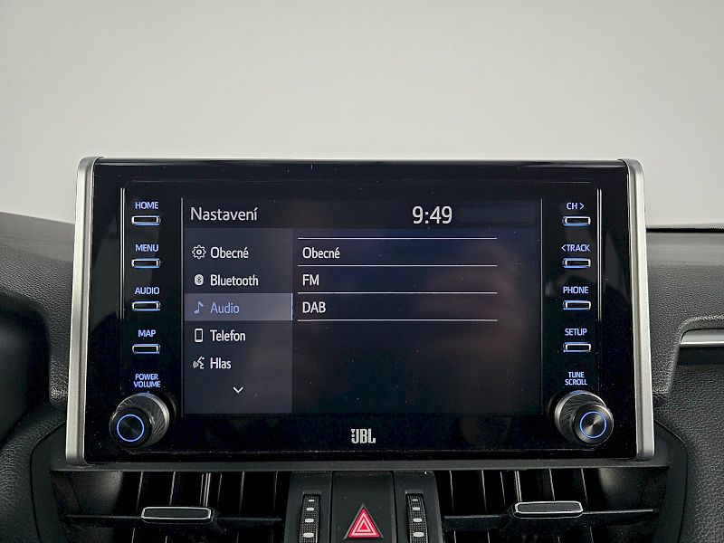 Toyota RAV4 (2021) 2.5HEV 4x4 222k JBL BLACK EDIT - fotka 15 z 34