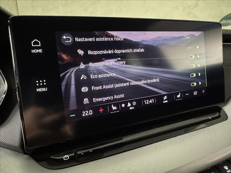 Škoda Octavia 2,0 TDi  DSG Tour Virtual LED - fotka 26 z 44
