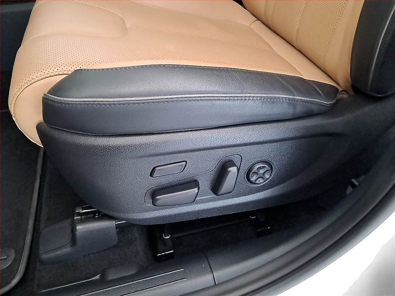 Hyundai Santa Fe (2022) Premium 2.2 CRDi - fotka 16 z 23