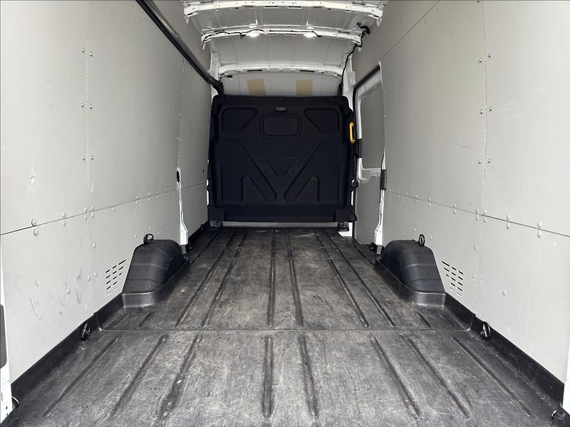 Ford Transit 2,0 EcoBlue 121kW L4 DPH - fotka 11 z 43